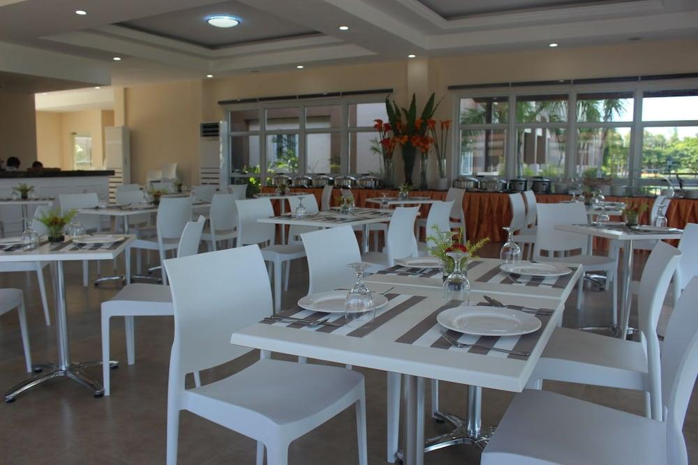 Sotogrande Iloilo Hotel Exterior foto